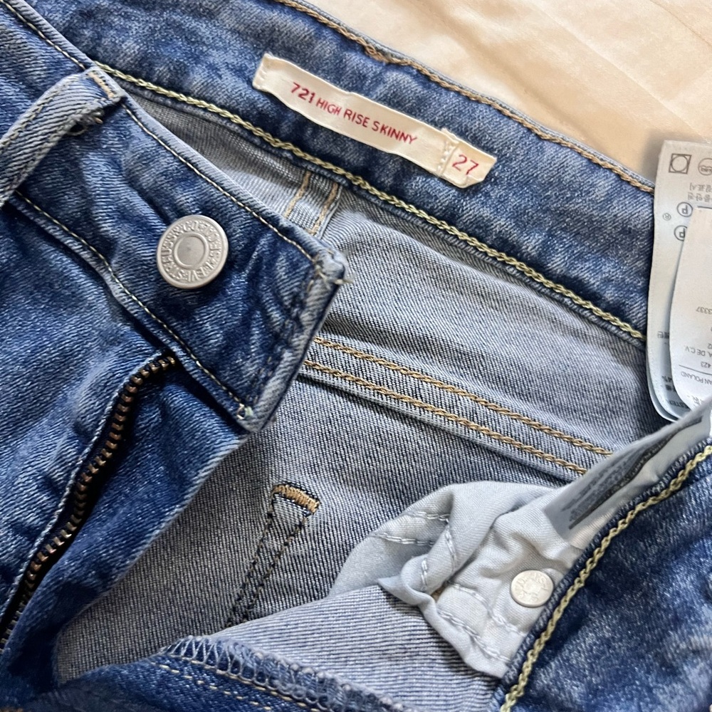 Levi's Women's Classic Blue High Rise Jeans